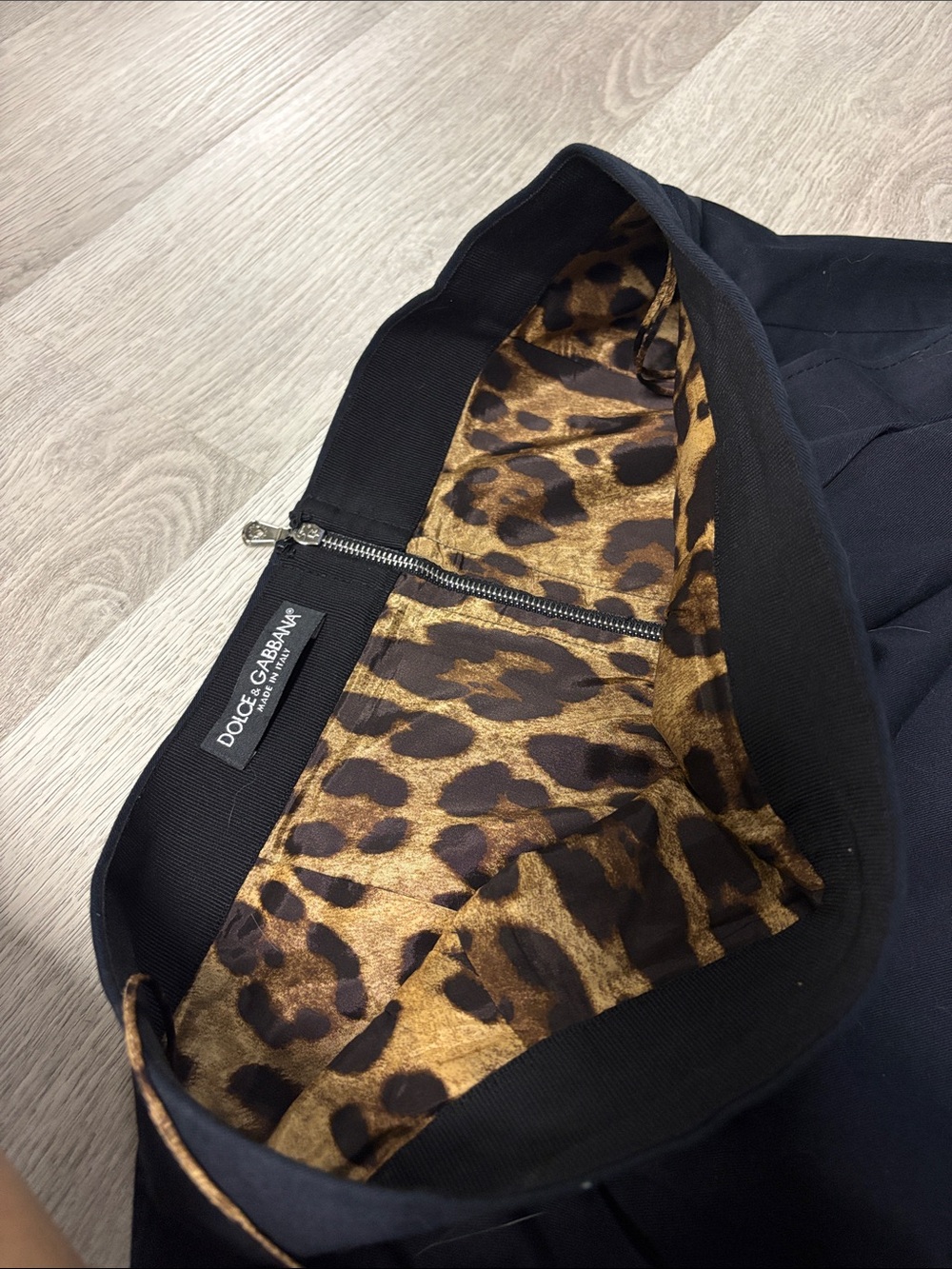 Dolce & Gabbana Black Skirt with Leopard-Print Lining